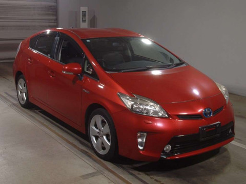 2015 Toyota Prius ZVW30[2]