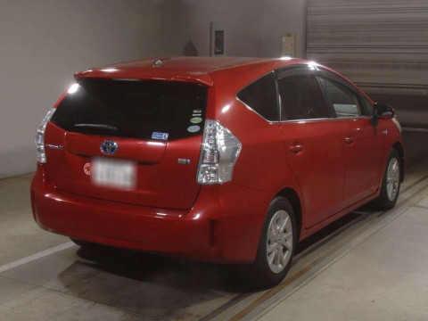 2012 Toyota Prius alpha ZVW40W[1]