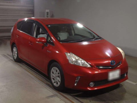 2012 Toyota Prius alpha ZVW40W[2]