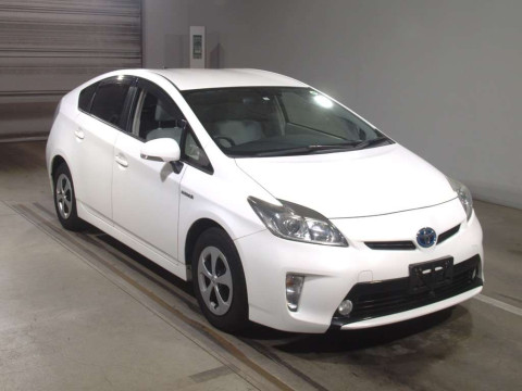 2014 Toyota Prius ZVW30[2]