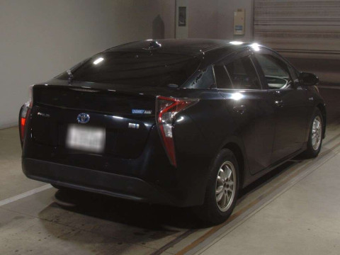 2016 Toyota Prius ZVW50[1]