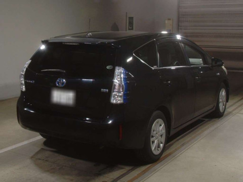 2012 Toyota Prius alpha ZVW40W[1]