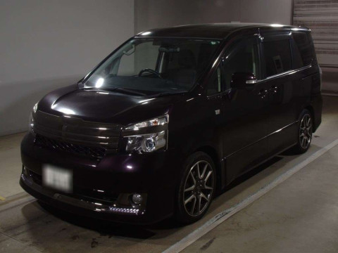 2013 Toyota Voxy ZRR70W[0]