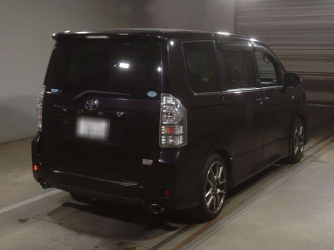 2013 Toyota Voxy ZRR70W[1]