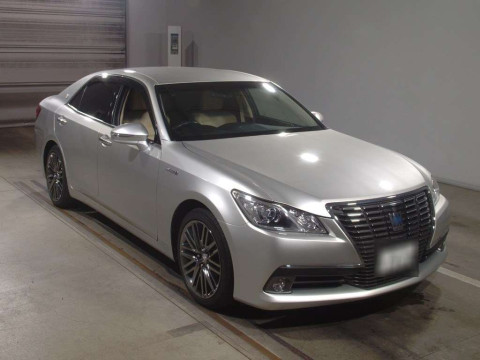 2014 Toyota Crown Hybrid AWS210[2]