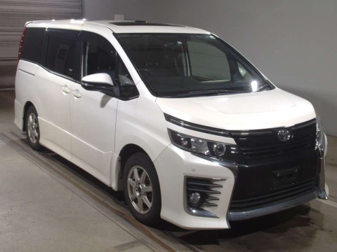 2014 Toyota Voxy ZRR80W[2]