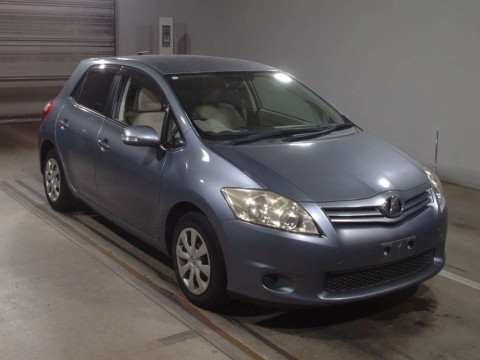 2012 Toyota Auris NZE151H[2]