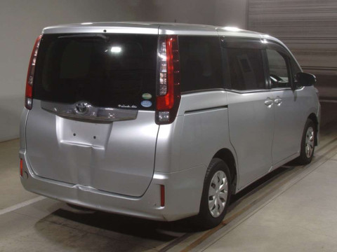 2015 Toyota Noah ZRR80G[1]