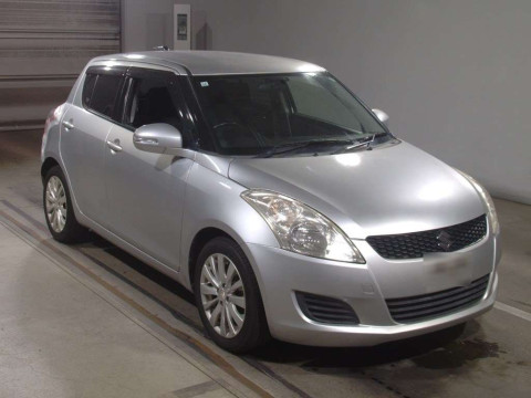 2011 Suzuki Swift ZC72S[2]