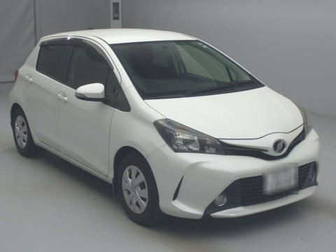 2015 Toyota Vitz NSP130[2]