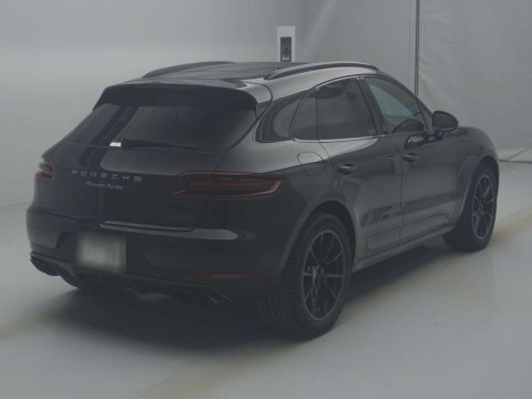 2016 Porsche Macan 95BCTLA[1]