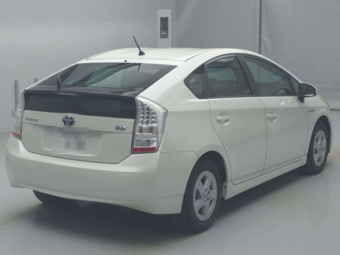 2010 Toyota Prius ZVW30[1]