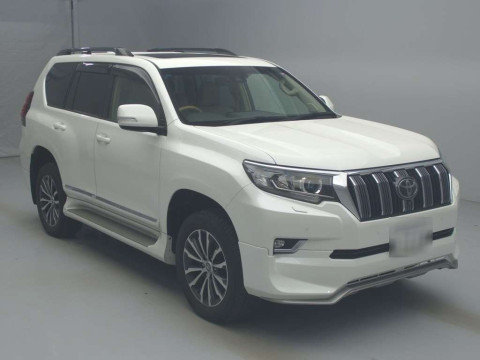 2018 Toyota Land Cruiser Prado TRJ150W[2]