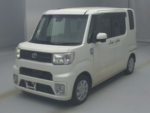 2017 Toyota Pixis Mega LA700A[0]