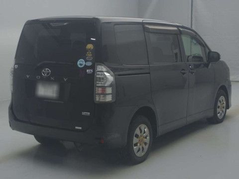 2011 Toyota Voxy ZRR75G[1]