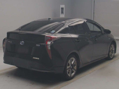 2017 Toyota Prius ZVW50[1]