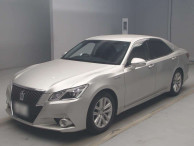 2013 Toyota Crown Hybrid