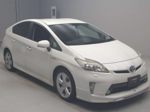 2014 Toyota Prius ZVW30[2]