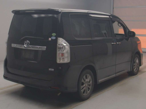 2012 Toyota Voxy ZRR70W[1]