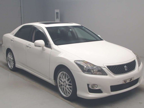 2009 Toyota Crown GRS204[2]