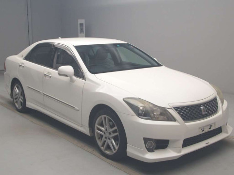 2012 Toyota Crown GRS200[2]