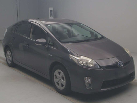 2011 Toyota Prius ZVW30[2]