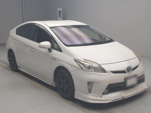 2012 Toyota Prius ZVW30[2]