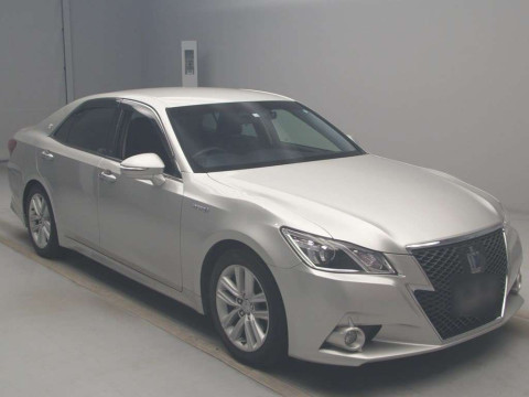 2014 Toyota Crown Hybrid AWS210[2]