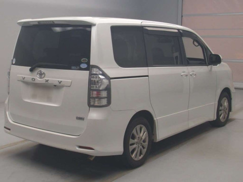 2010 Toyota Voxy ZRR70W[1]