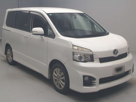 2010 Toyota Voxy ZRR70W[2]