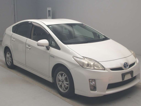 2010 Toyota Prius ZVW30[2]