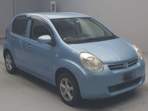 2011 Toyota Passo KGC30[2]