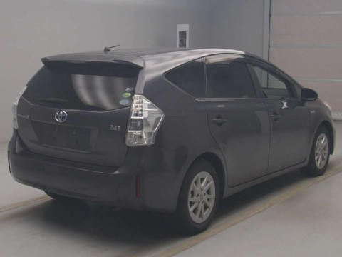 2012 Toyota Prius alpha ZVW40W[1]