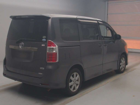 2008 Toyota Noah ZRR70W[1]