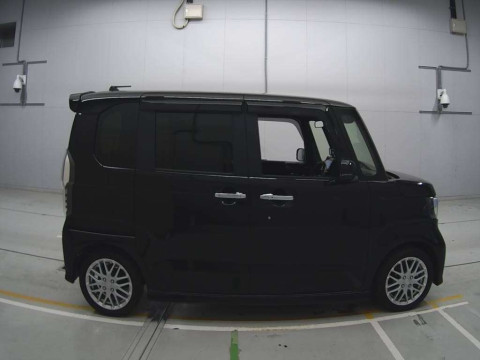 2022 Honda N-BOX CUSTOM JF3[2]