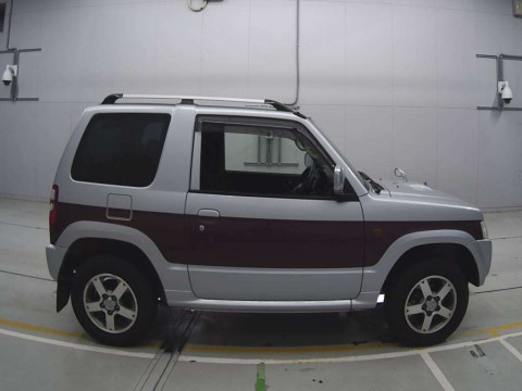 2011 Mitsubishi Pajero Mini H58A[2]