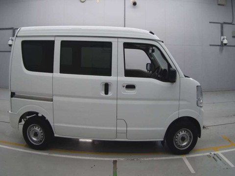 2023 Nissan NV100 Clipper DR17V[2]