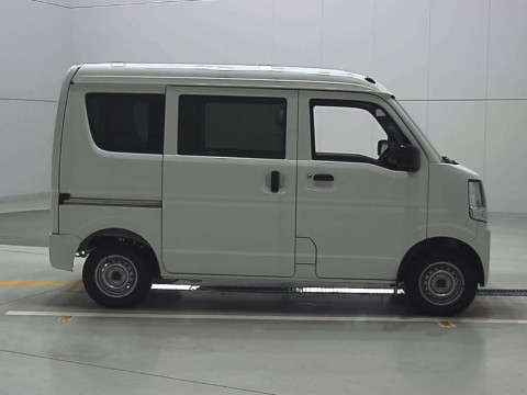 2023 Nissan NV100 Clipper DR17V[2]