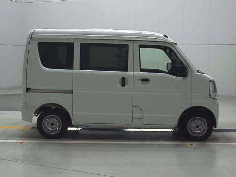 2023 Nissan NV100 Clipper DR17V[2]