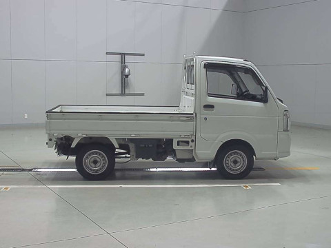 2015 Nissan NT100 Clipper DR16T[2]