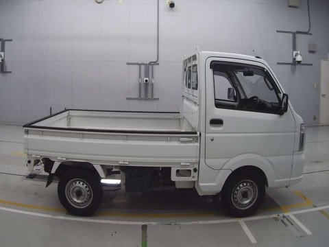 2014 Suzuki Carry Truck DA16T[2]