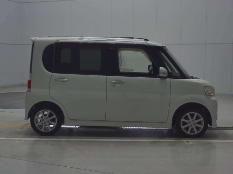 2012 Daihatsu Tanto L375S[2]