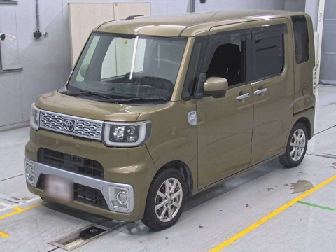 2015 Toyota Pixis Mega LA710A[0]