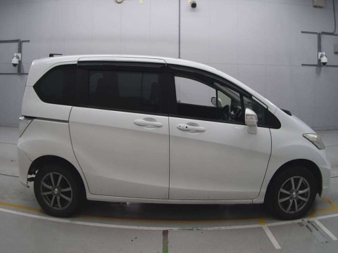 2013 Honda Freed GB4[2]