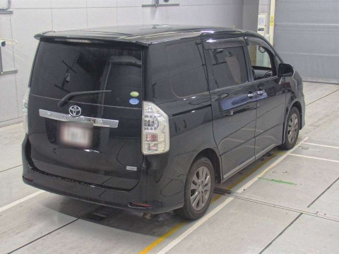 2012 Toyota Voxy ZRR70W[1]