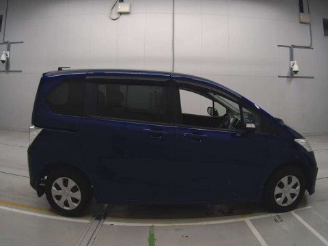 2014 Honda Freed GB3[2]