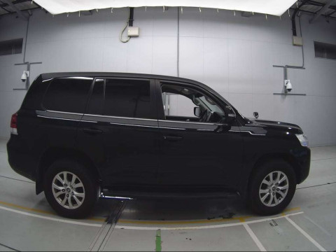 2015 Toyota Land Cruiser URJ202W[2]