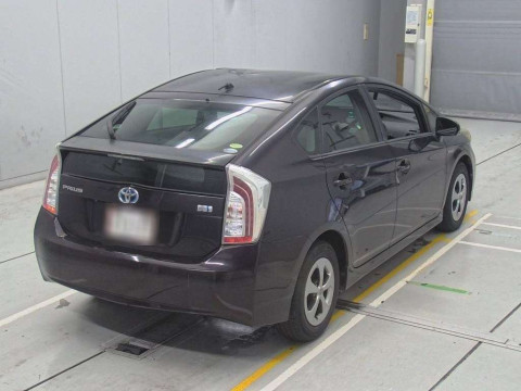 2013 Toyota Prius ZVW30[1]