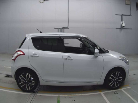 2016 Suzuki Swift ZC72S[2]