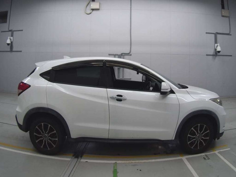 2015 Honda VEZEL RU1[2]